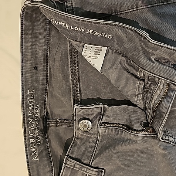 Gently used grey American eagle jeggings - Picture 5 of 5